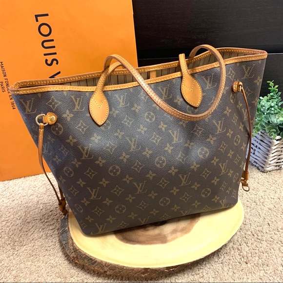 Louis Vuitton Handbags - Louis Vuitton Neverfull MM Monogram Canvas Tote
